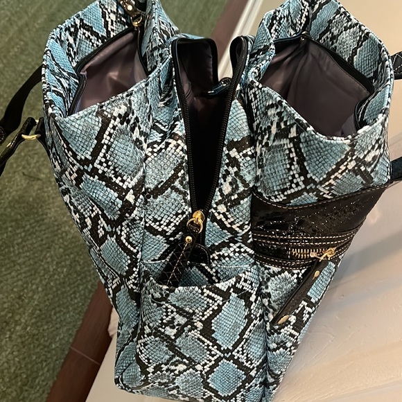 Samantha Brown Python Embossed Metro Tote - Picture 4 of 8